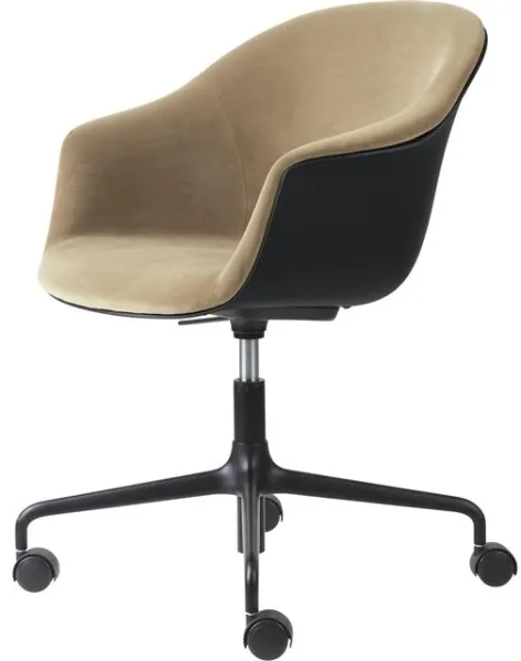 GUBI Bat Bürostuhl Gepolsterte Front Matt Schwarz/905 Dune