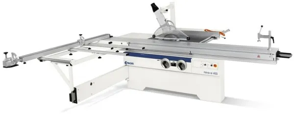 SCM Kreissäge, SI 400 NOVA mit schwenkbarem Sägeblatt und Schiebetisch.